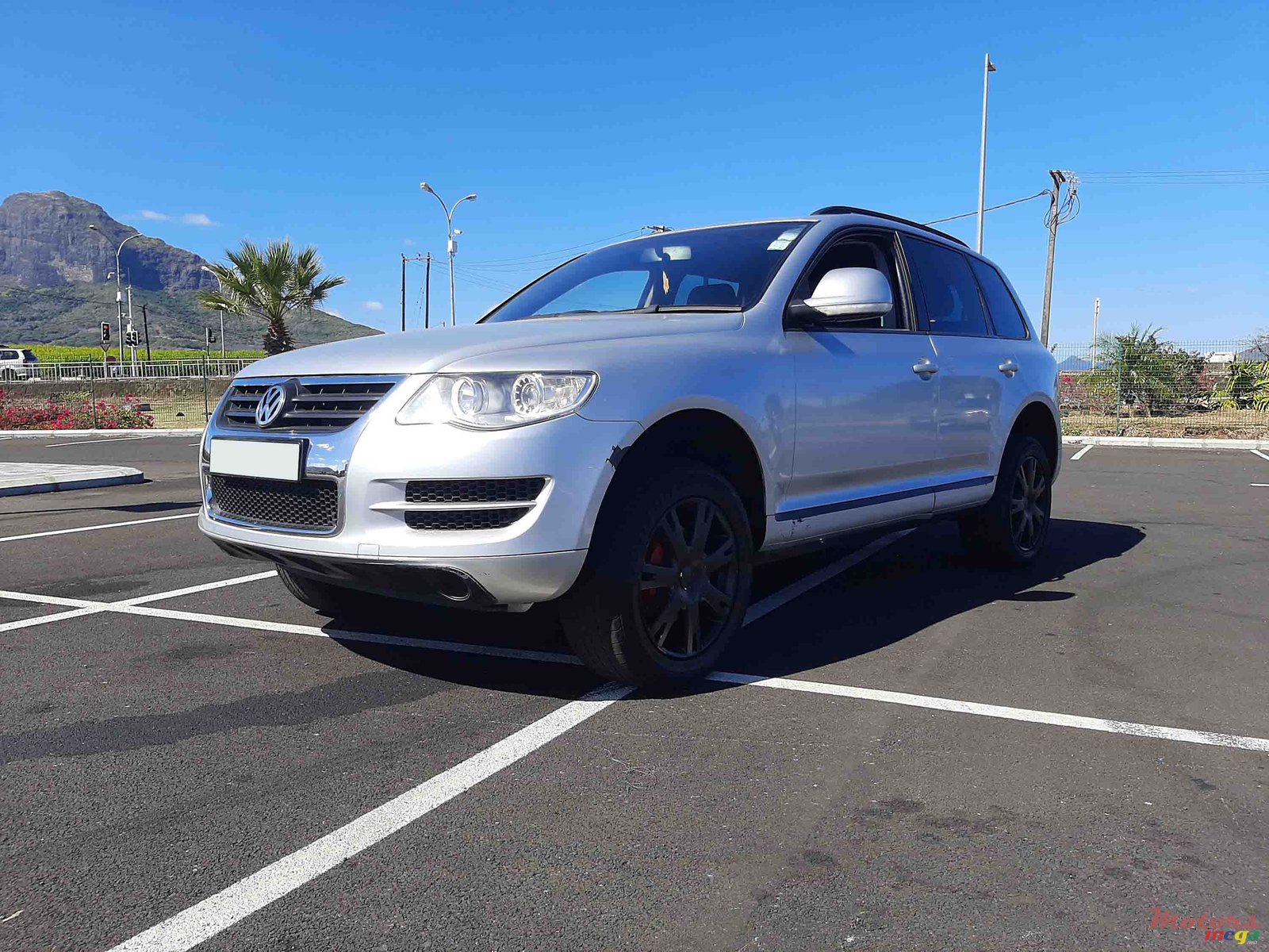 2007' Volkswagen Touareg photo #2