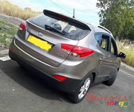 2010' Hyundai Tucson photo #3