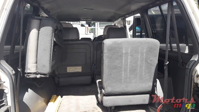 2000' Mitsubishi Pajero photo #6