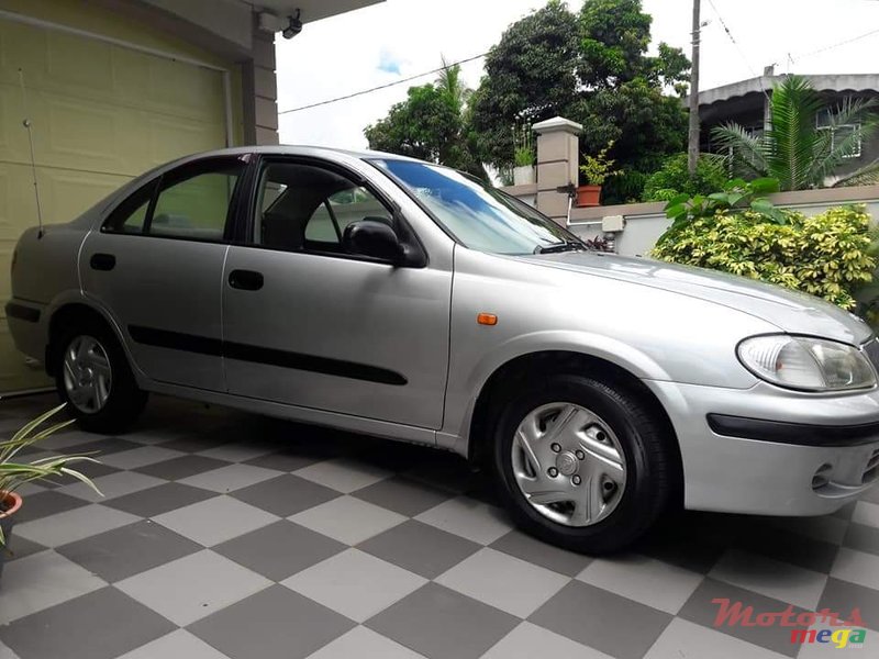 2001' Nissan Sunny photo #2