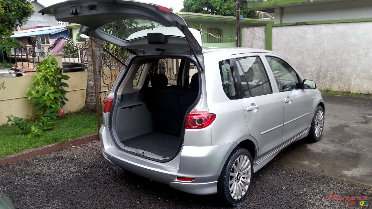 2005' Mazda photo #1