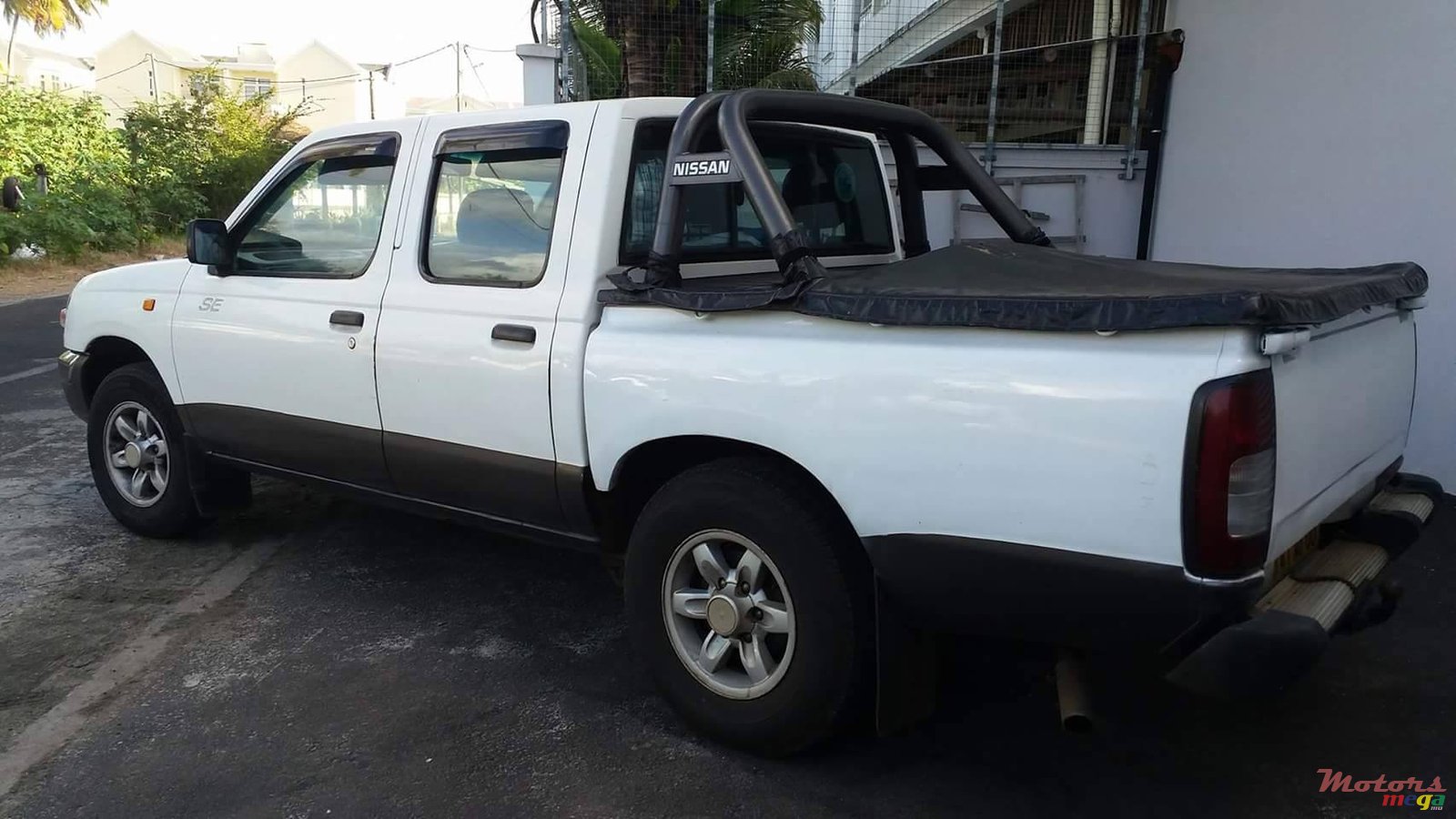 2000' Nissan Navara photo #4