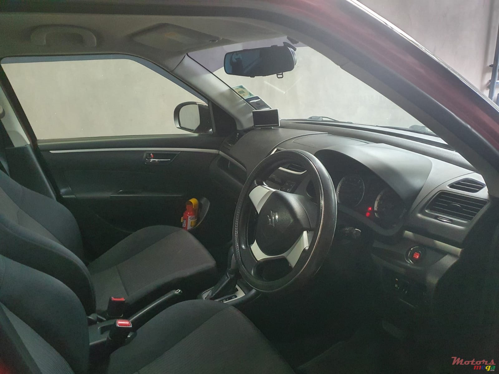 2013' Suzuki Swift photo #2