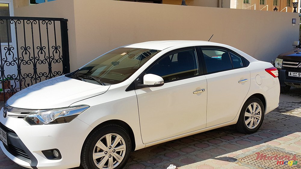 2014' Toyota Yaris photo #1