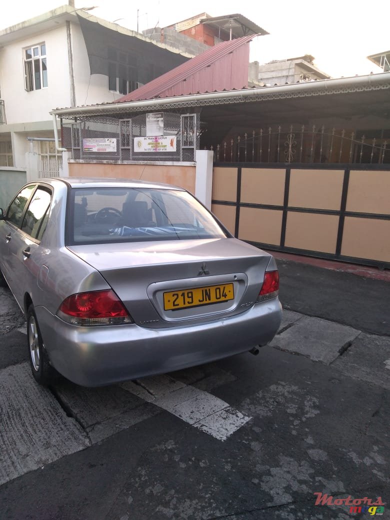 2004' Mitsubishi Lancer photo #1