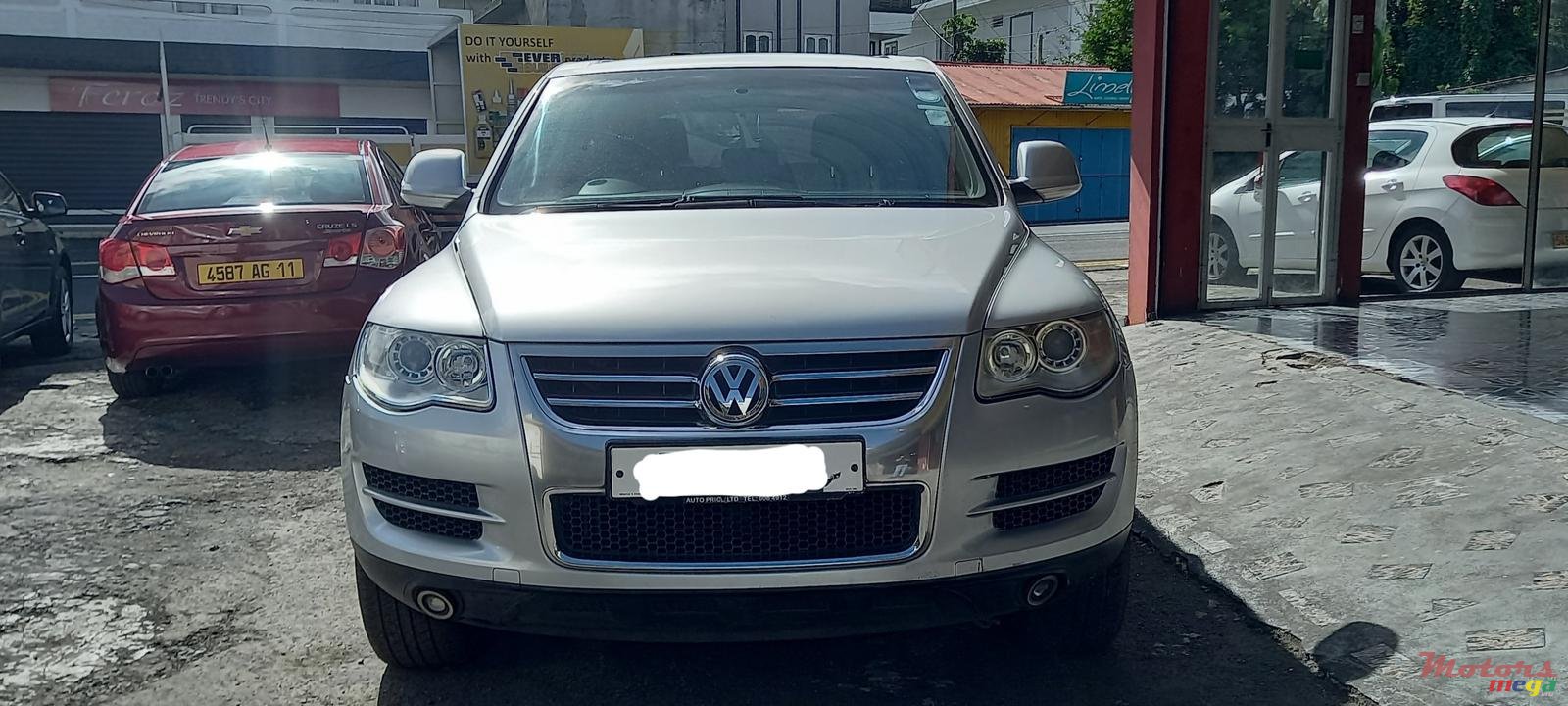 2008' Volkswagen Touareg photo #3