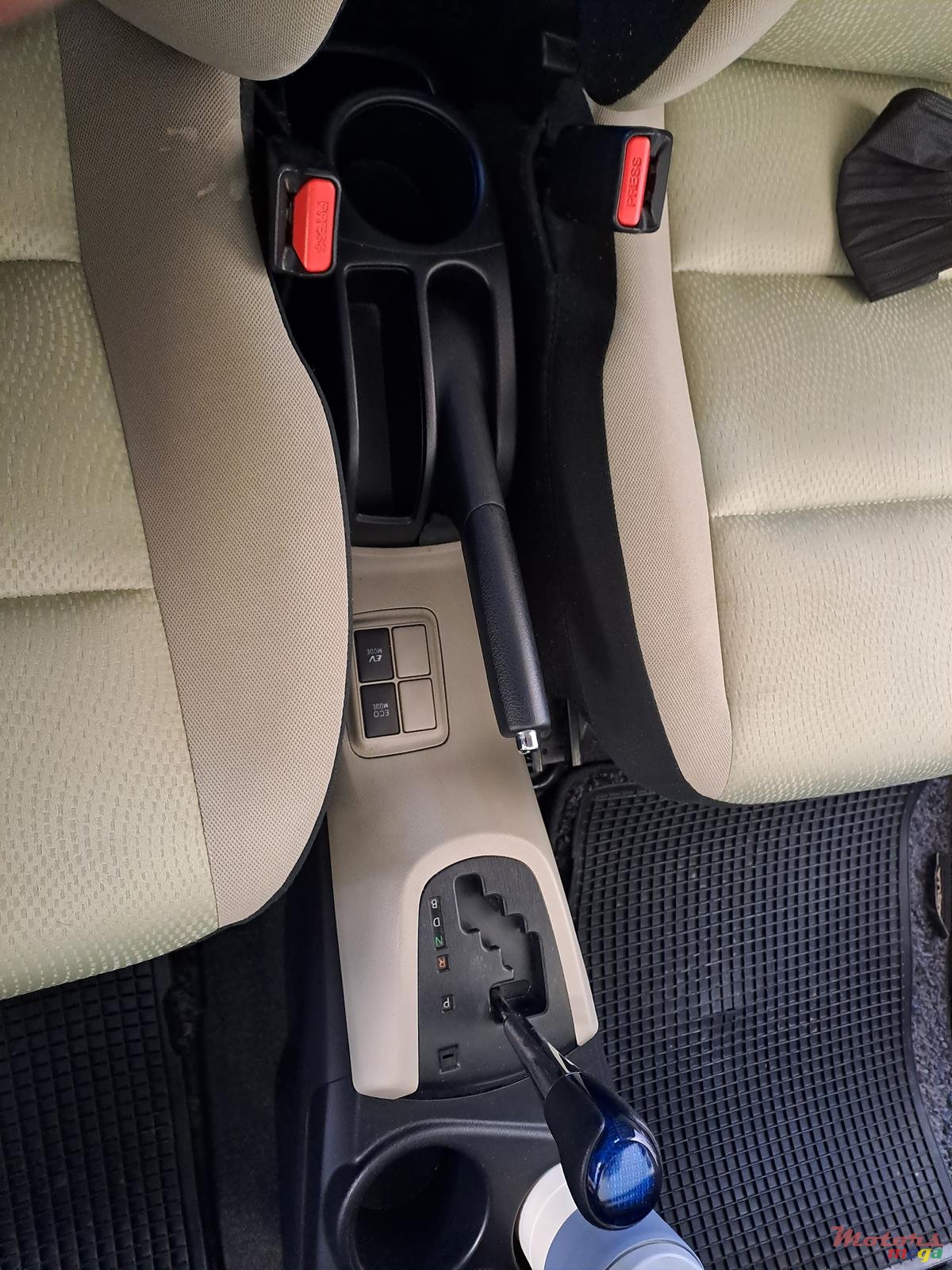 2013' Toyota Aqua photo #6