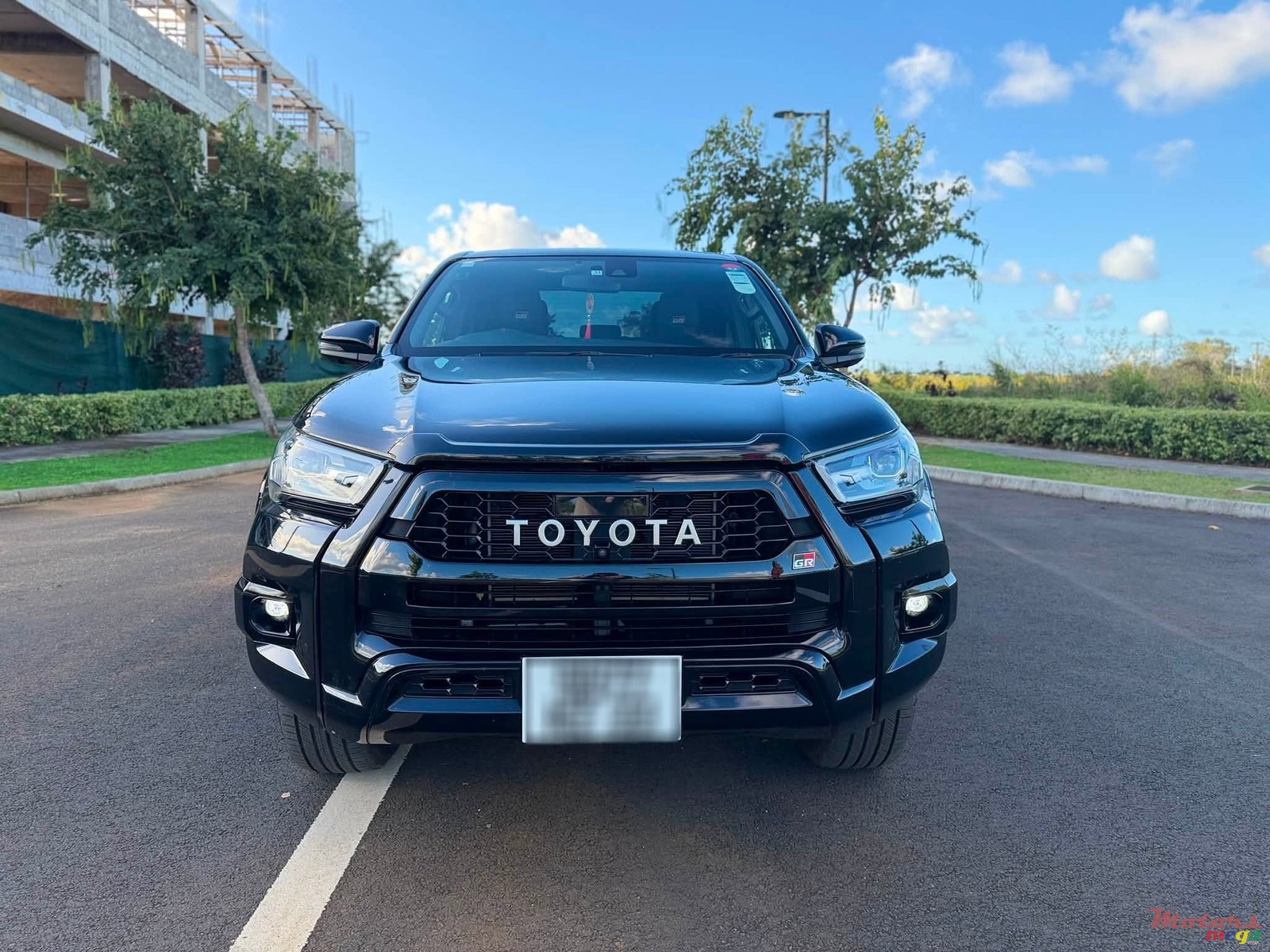 2022' Toyota Hilux GR photo #2