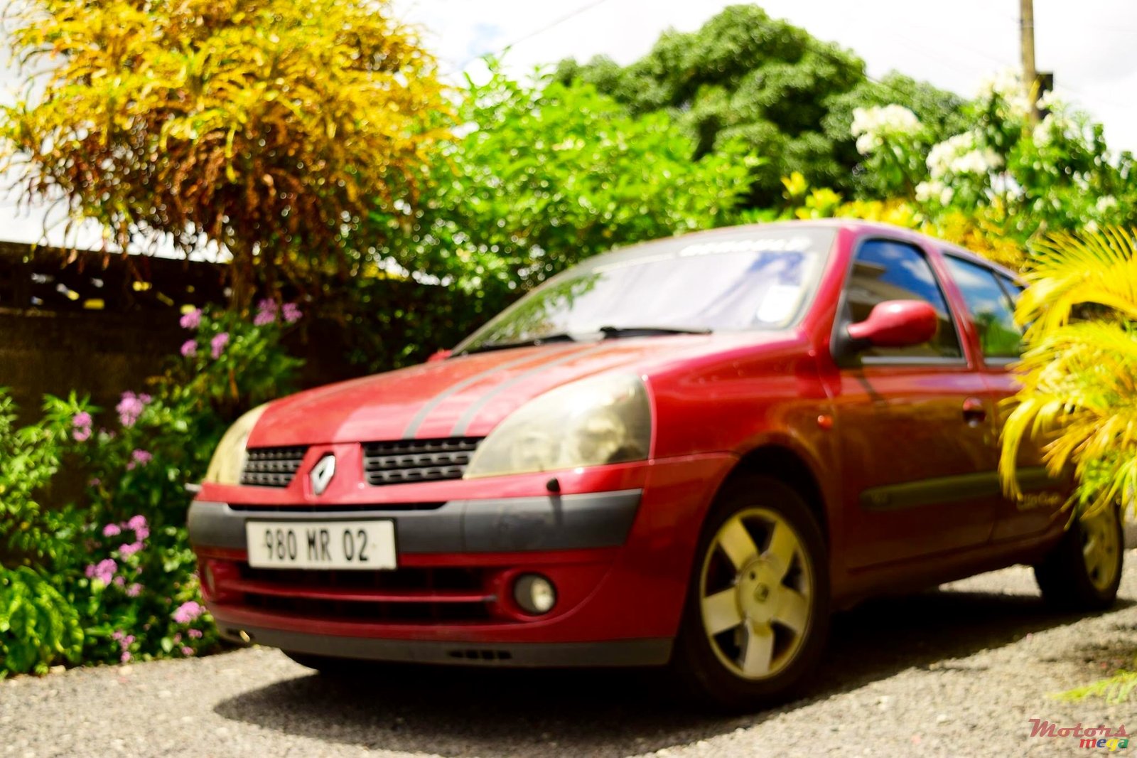 2002' Renault Clio photo #2