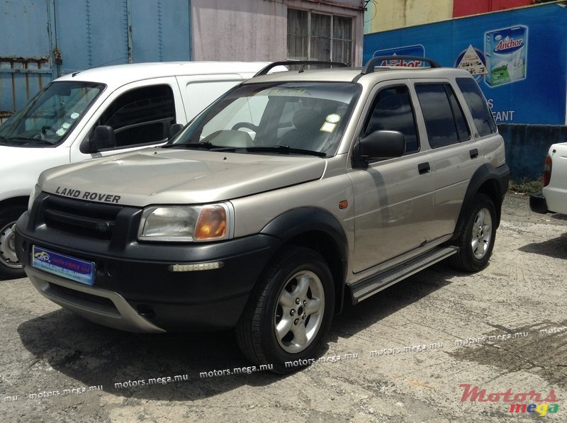 2000' Land Rover photo #2