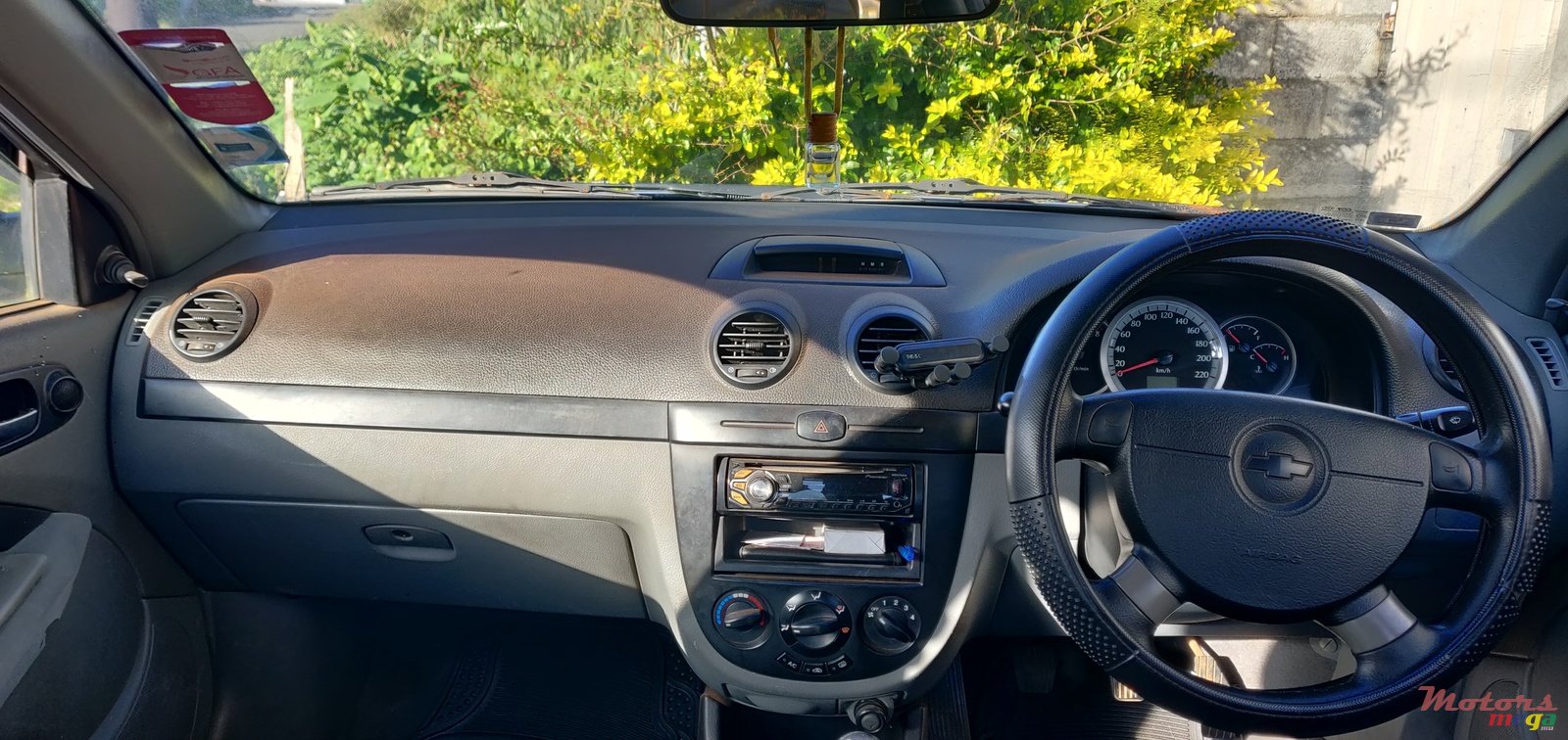 2005' Chevrolet Optra photo #3