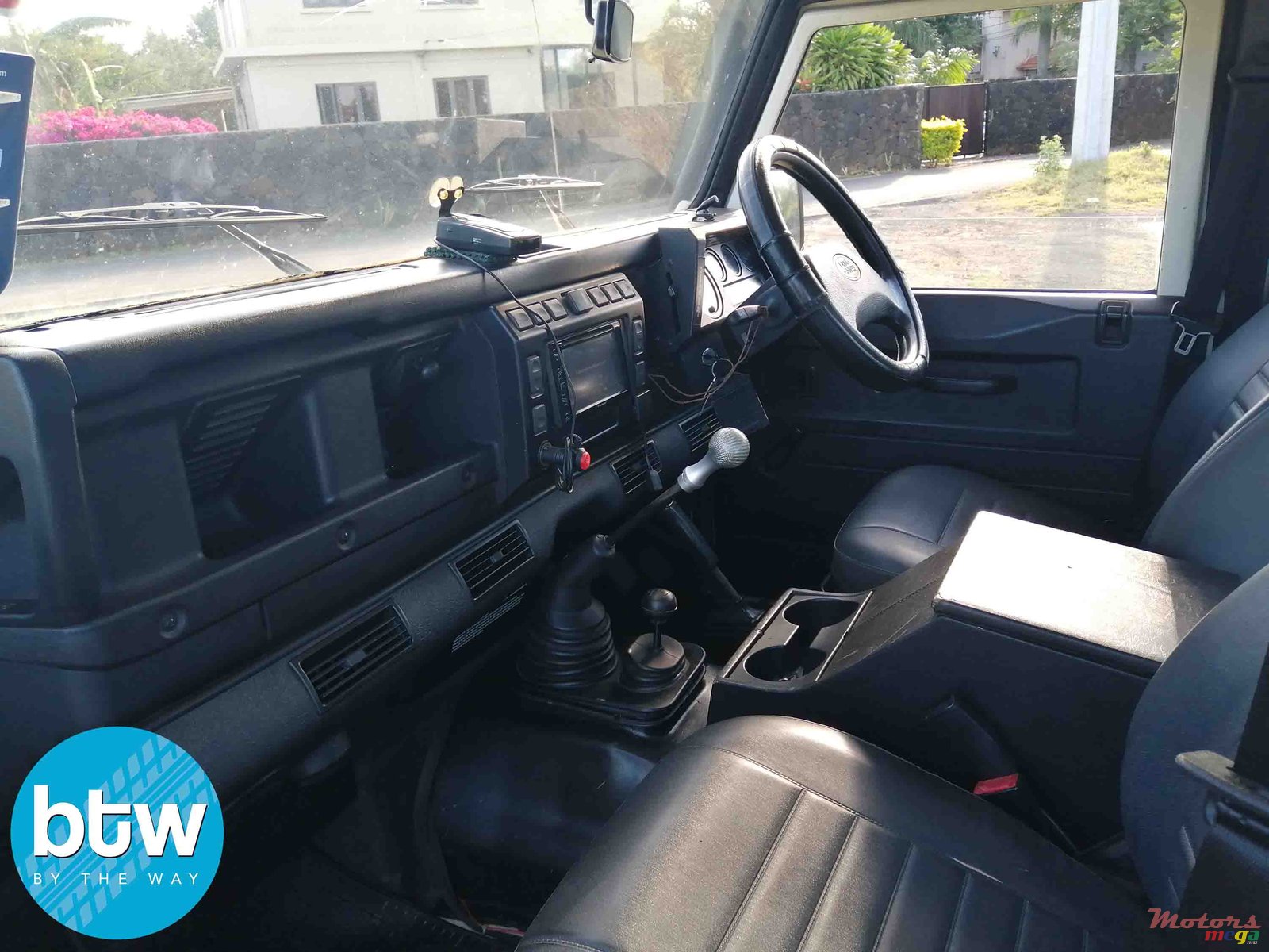 2008' Land Rover Defender 130 photo #4