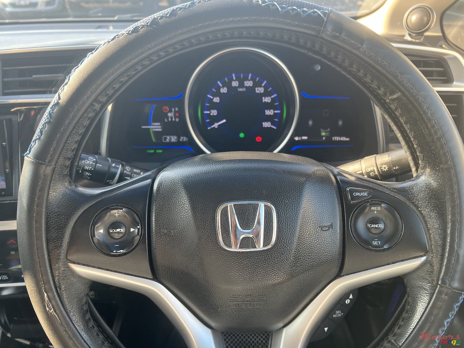 2014' Honda Fit Hybrid photo #2