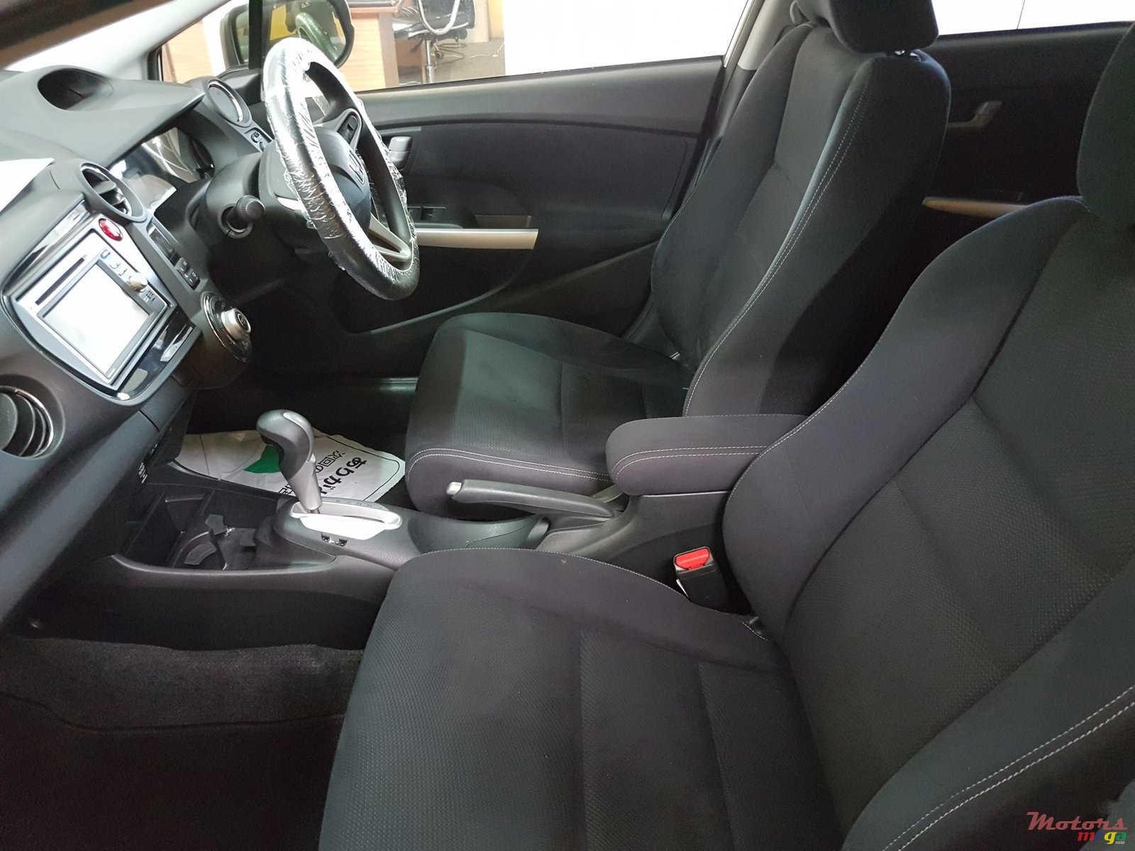 2013' Honda Insight photo #2