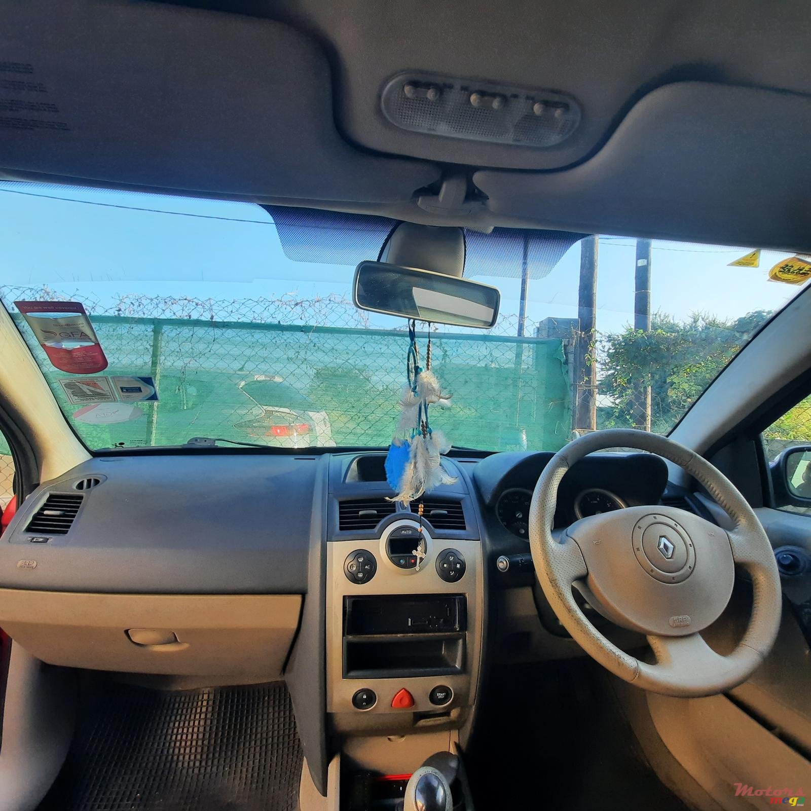 2005' Renault Megane photo #3