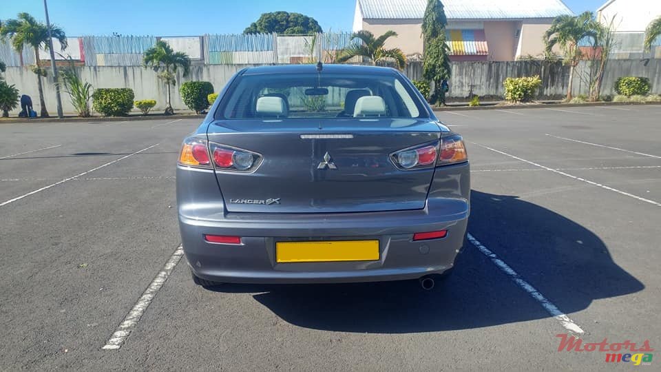 2010' Mitsubishi Lancer EX photo #3
