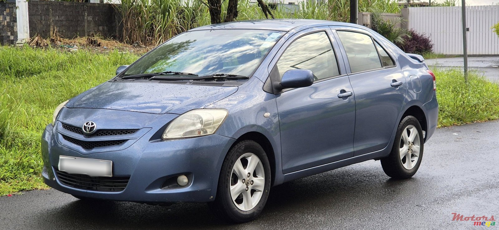 2008' Toyota Yaris photo #1