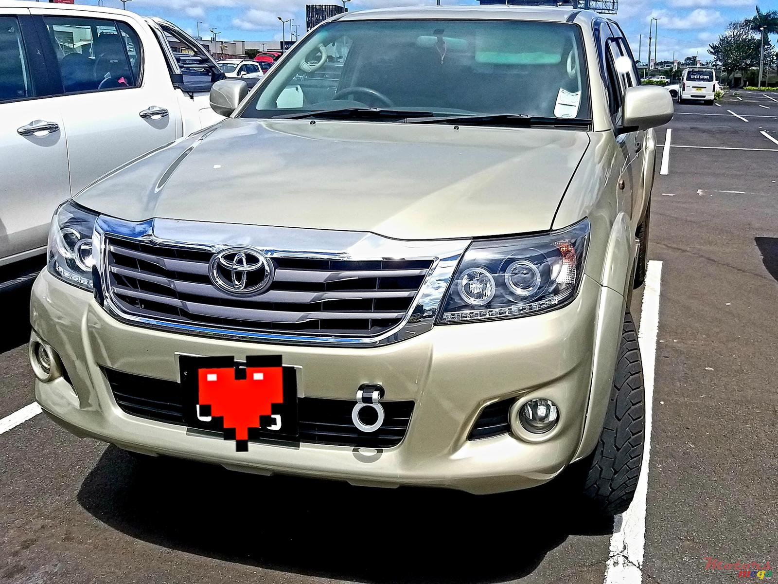 2013' Toyota Hilux any photo #1