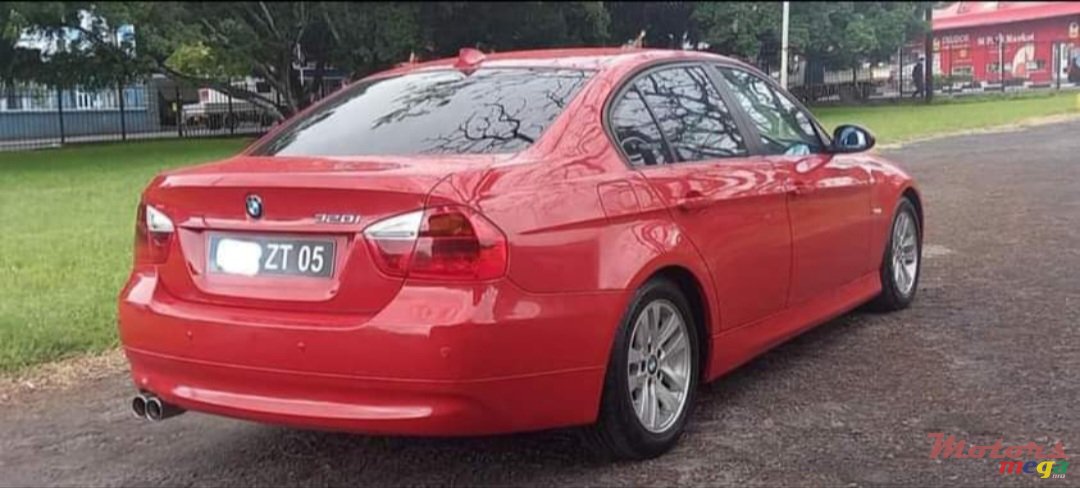 2005' BMW 3 Series Sedan 320i photo #3