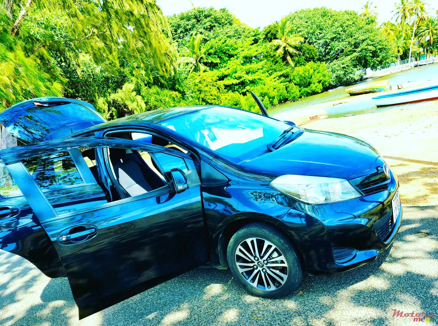 2013' Toyota Vitz Jant cosmic photo #2