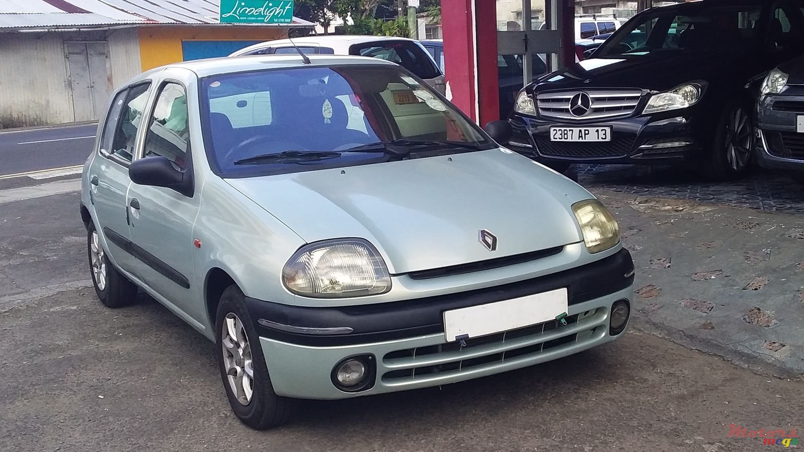 1999' Renault Clio photo #1