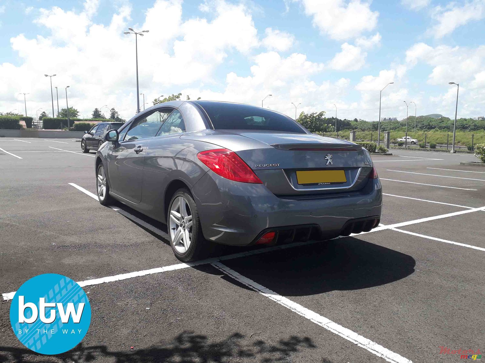 2012' Peugeot 308 cc photo #3