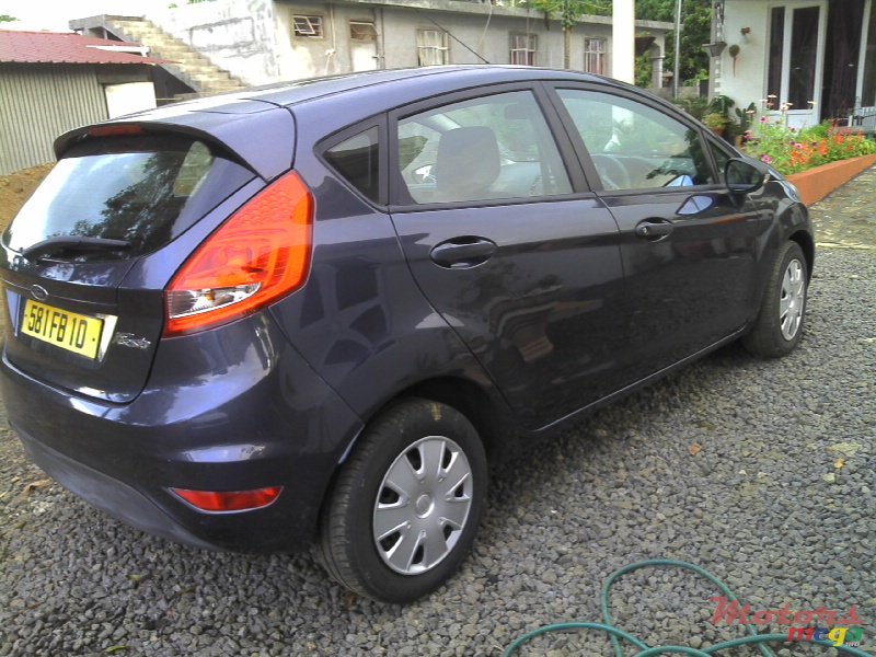 2010' Ford Fiesta photo #1