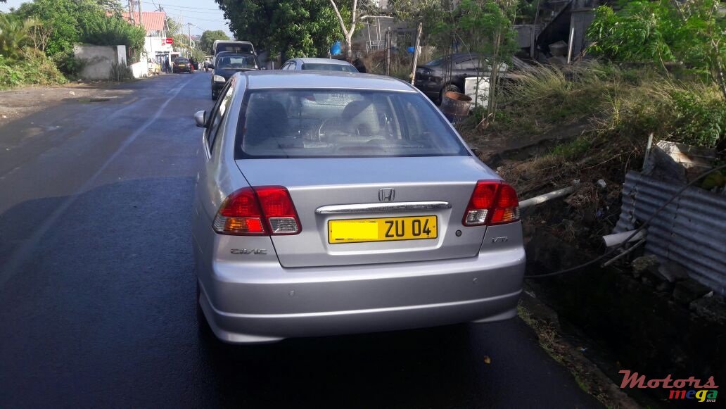 2004' Honda Civic VTEC photo #2