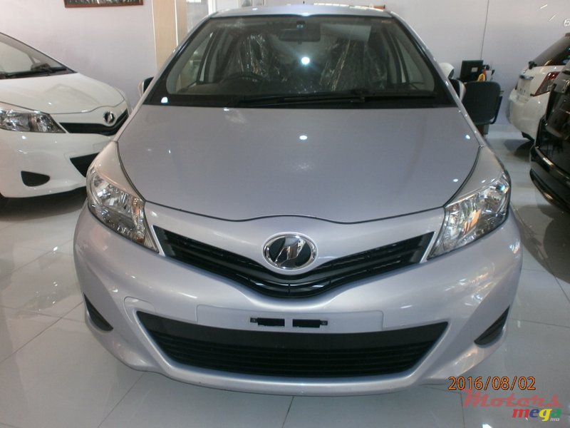 2012' Toyota Vitz photo #1