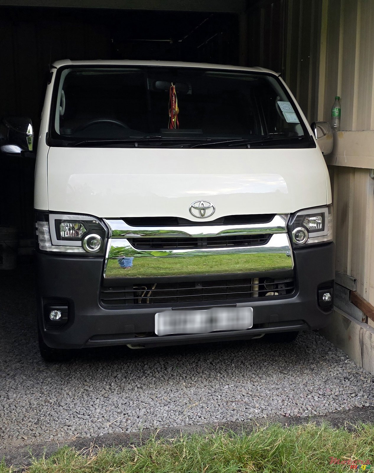 2023' Toyota Hiace photo #1