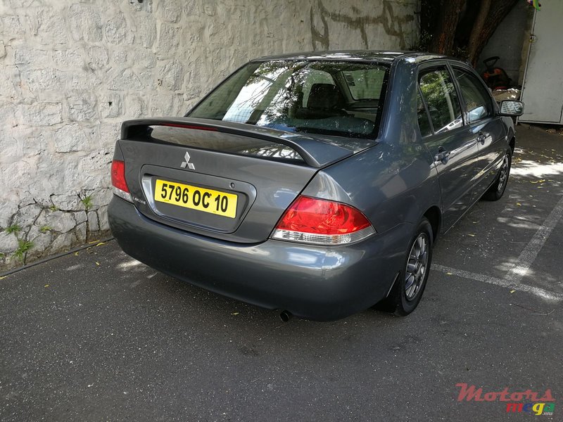 2010' Mitsubishi Lancer photo #4