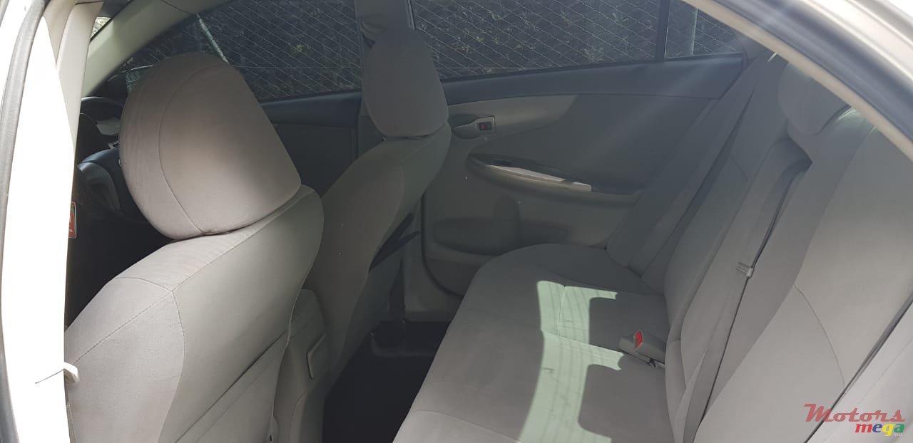 2009' Toyota Corolla GLI photo #7