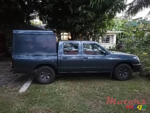 2004' Nissan Pickup D22 Sud Afrique 2x4 photo #1