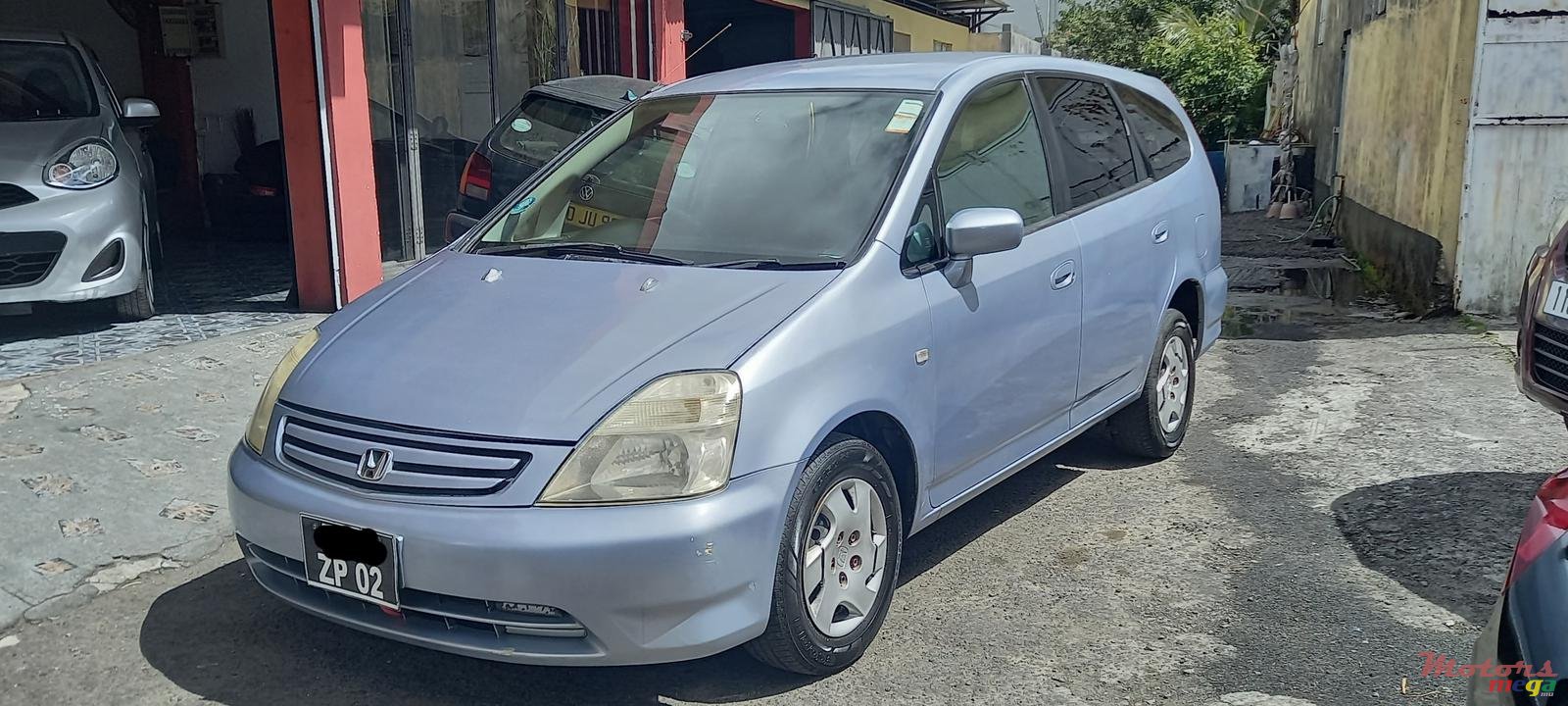 2002' Honda Stream photo #2