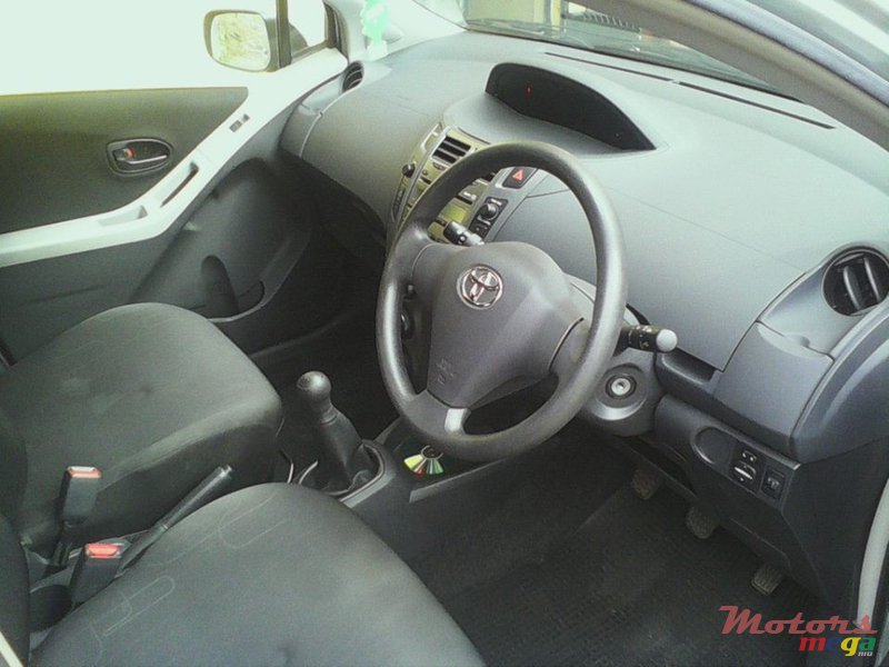 2009' Toyota Yaris vvti photo #5