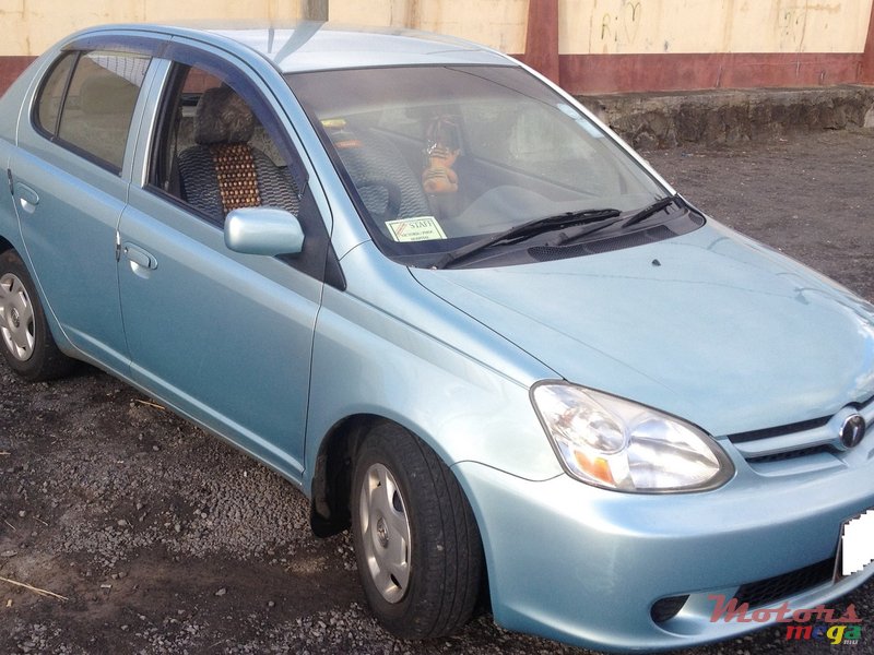 2002' Toyota Platz photo #5