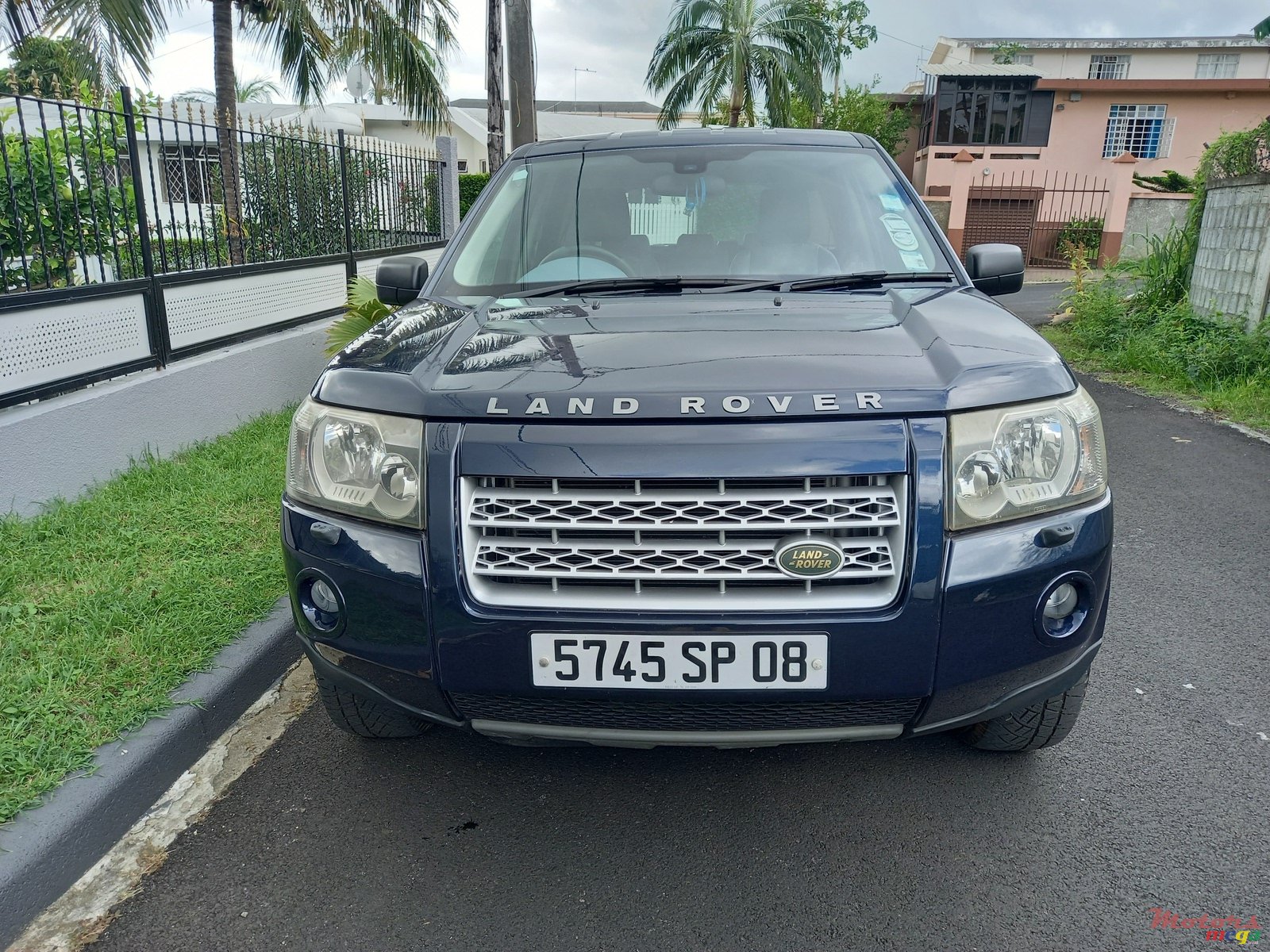 2008' Land Rover Freelander photo #2