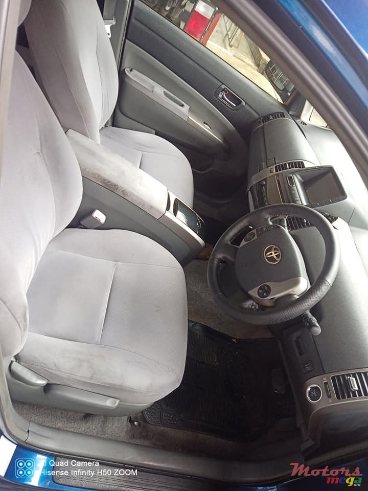 2008' Toyota Prius Version UK photo #4