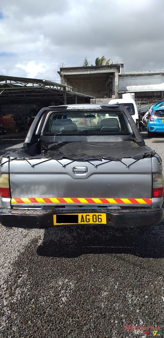 2006' Mitsubishi L 200 photo #2