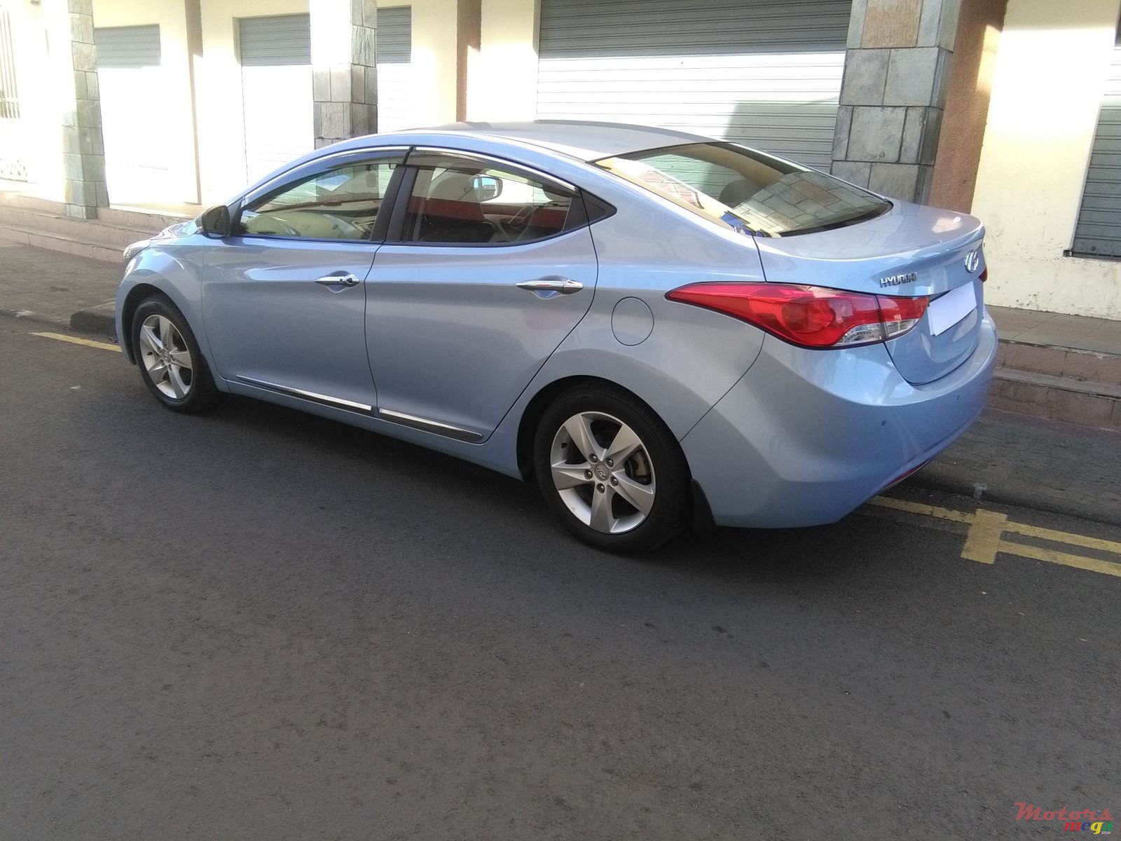 2013' Hyundai Elantra photo #3