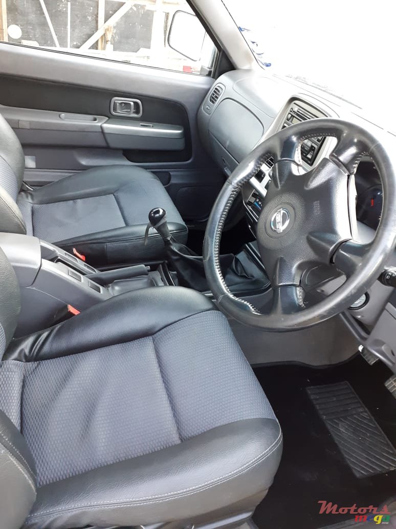 2014' Nissan 4x2 Pick Up photo #6