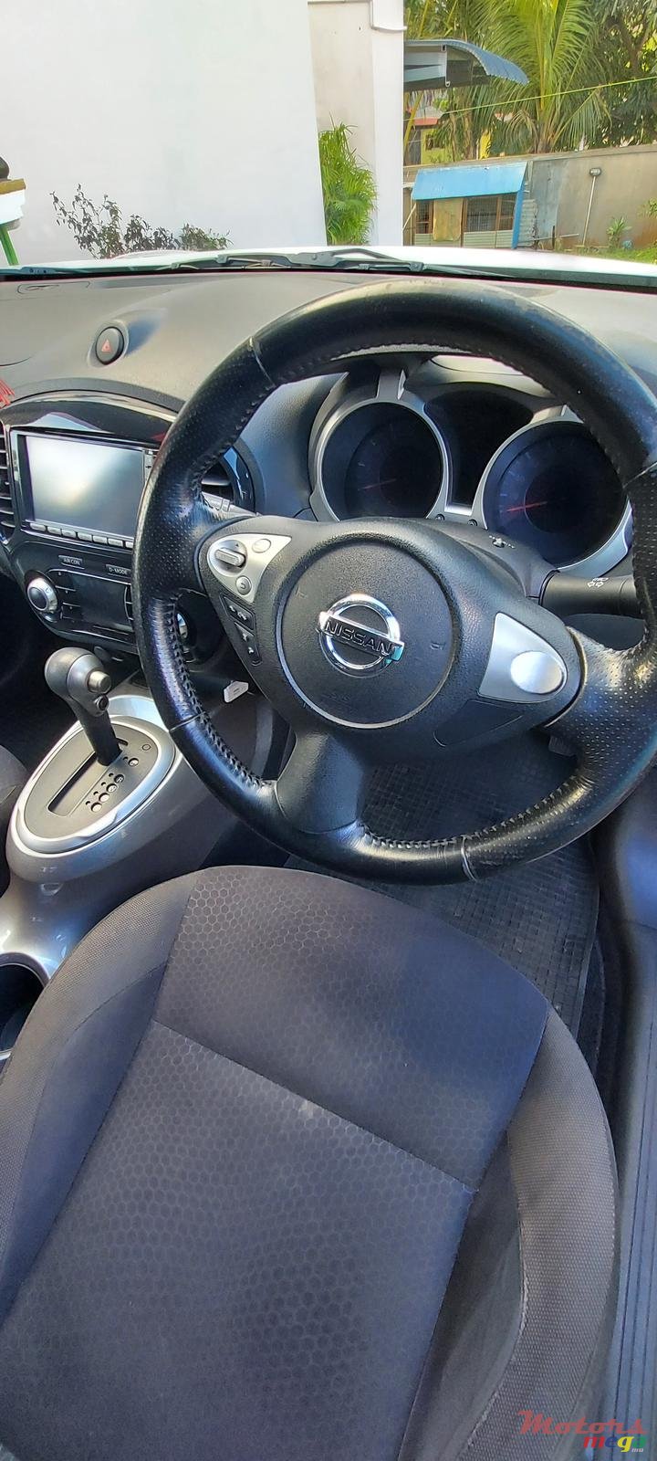 2010' Nissan Juke photo #2