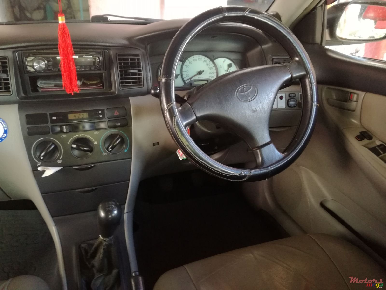 2002' Toyota Corolla photo #5