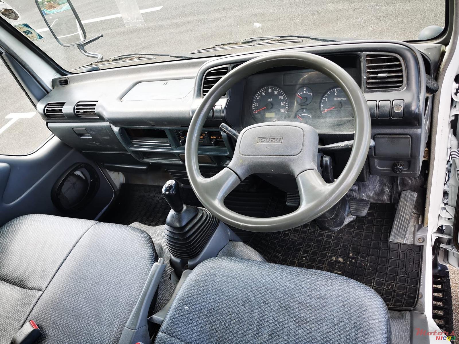 2015' Isuzu NHR 1.5T photo #7