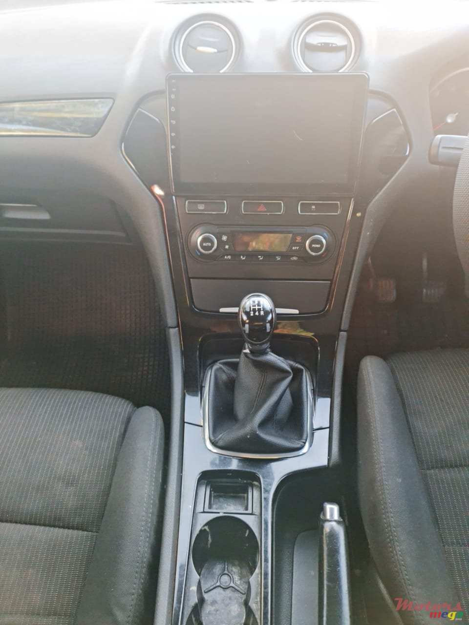 2012' Ford Mondeo photo #1