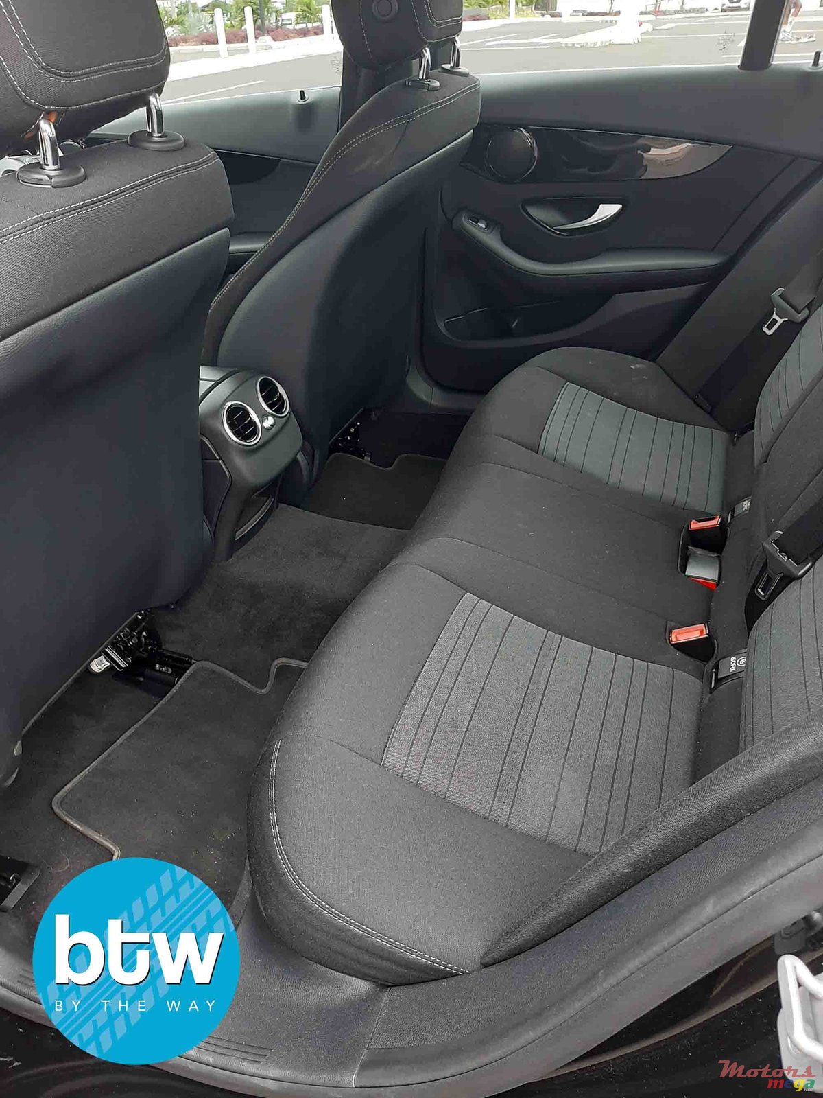 2014' Mercedes-Benz C-Class photo #4