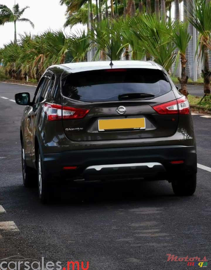 2015' Nissan Qashqai 1.2T photo #2