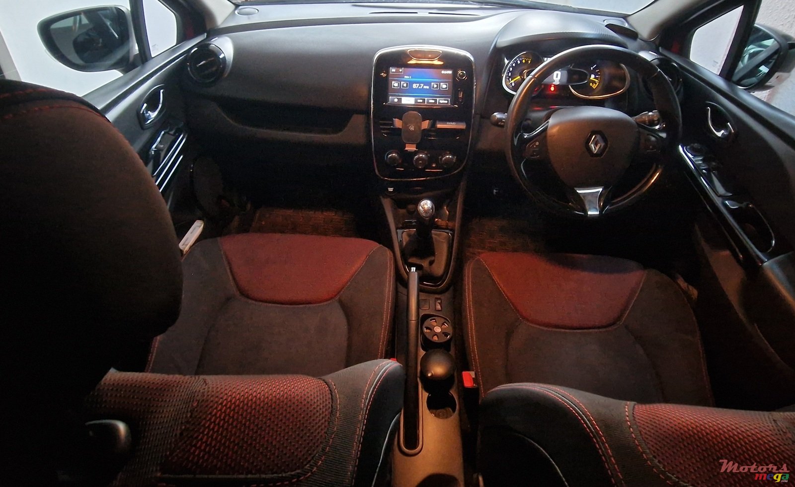 2014' Renault photo #5