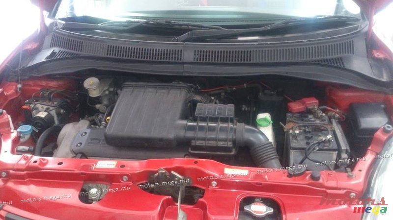 2005' Suzuki Swift Japan photo #2