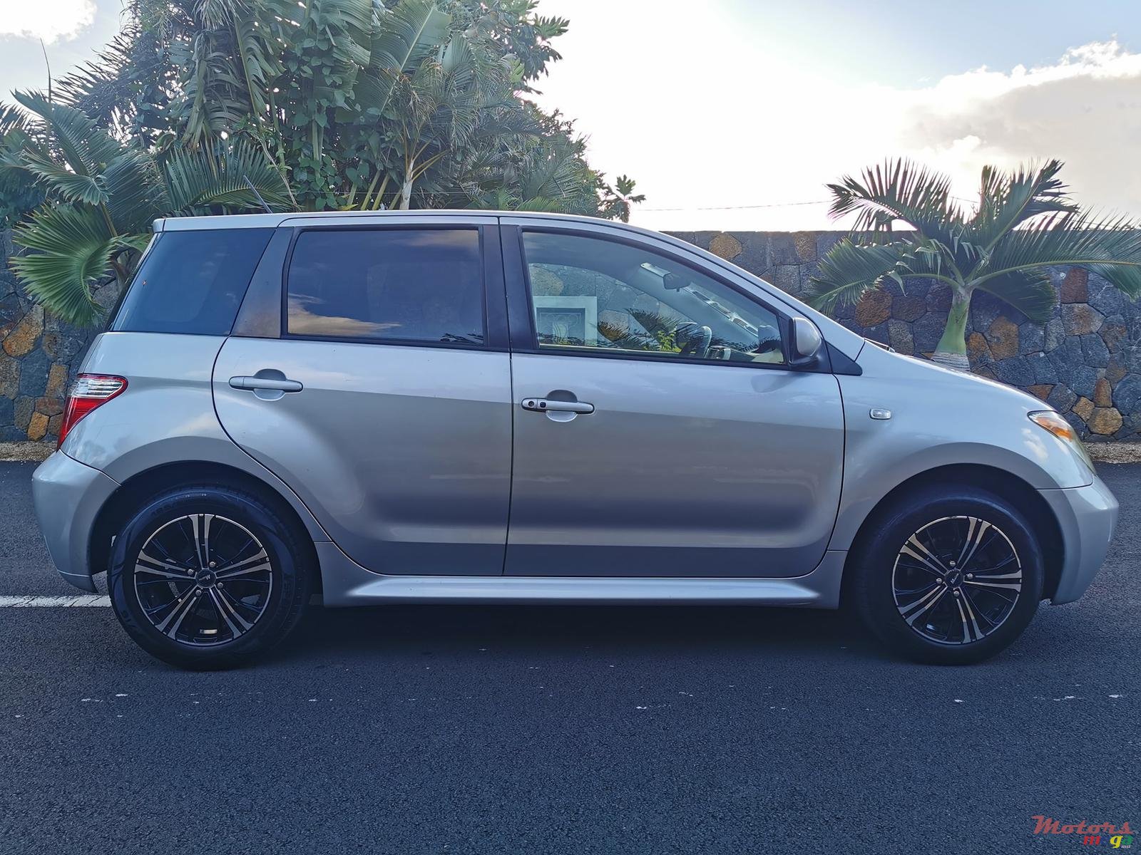 2006' Toyota IST photo #3